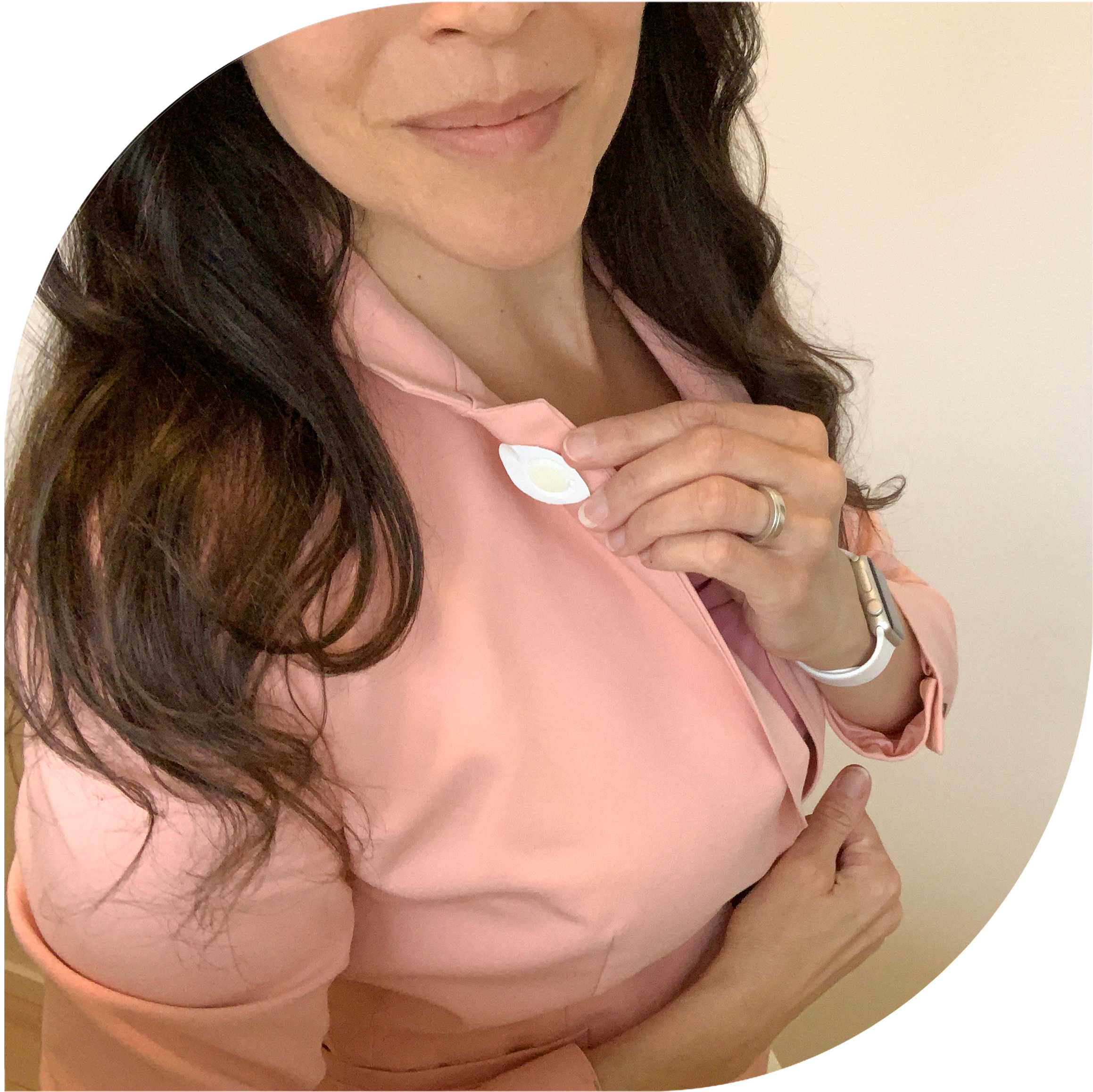 Woman wearing a Breatherapy tab